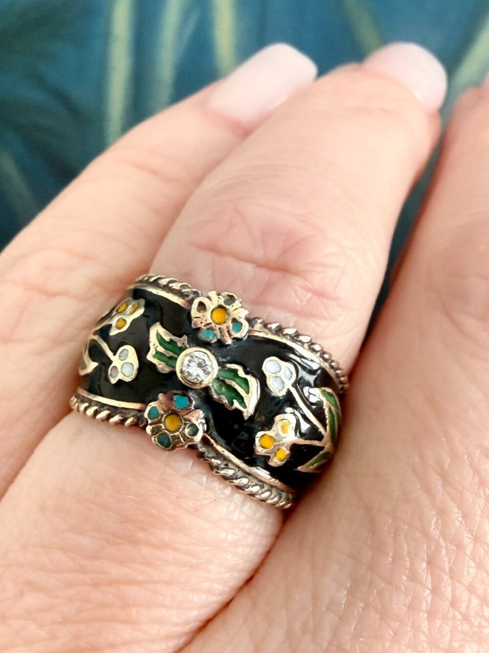 14K Enamel Band Ring - Vintage Floral Motif - Size 5.5-6